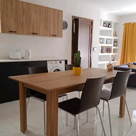 Stylish 3bed Penthouse Close To The Blue Grotto Apartment *